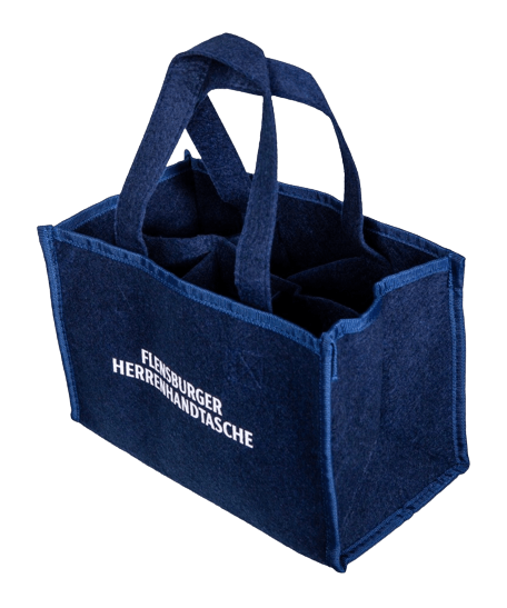 Blaue Filzträgertasche mit zwei Henkeln und dem weißen Schriftzug „FLENSBURGER HERRENHANDTASCHE“ auf der Seite.