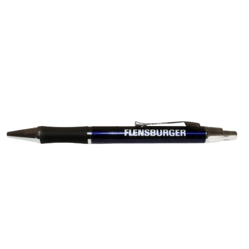 Kugelschreiber mit blauer Oberfläche und schwarzem Griff. Auf dem Schaft steht in weißen Großbuchstaben "FLENSBURGER". Der Stift hat eine Metallkappe und einen Klickmechanismus.